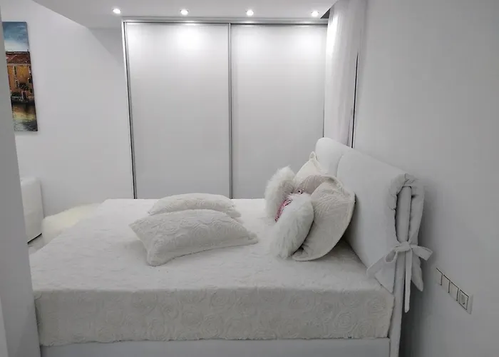 Despina\'S Lux Apt Downtown