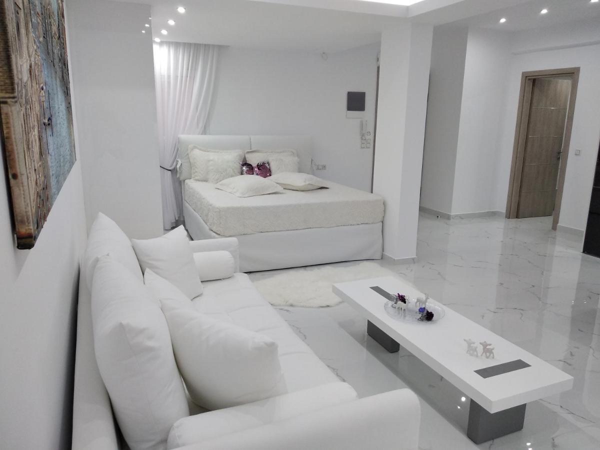 Despina's Lux Downtown *
