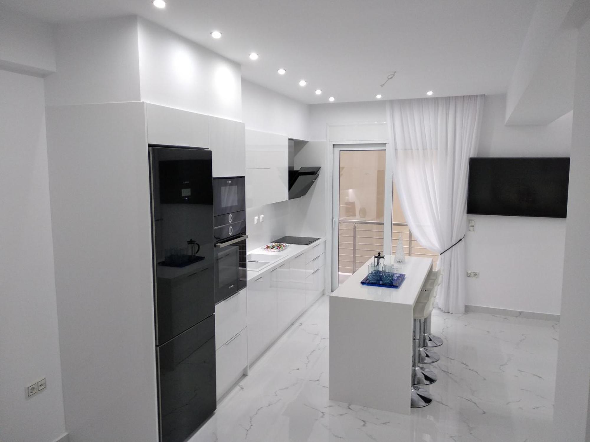 Despina's Lux Downtown Apartment